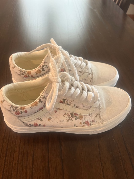 Vans Shoes - Vans Floral Low-Top Sneakers - Cream
